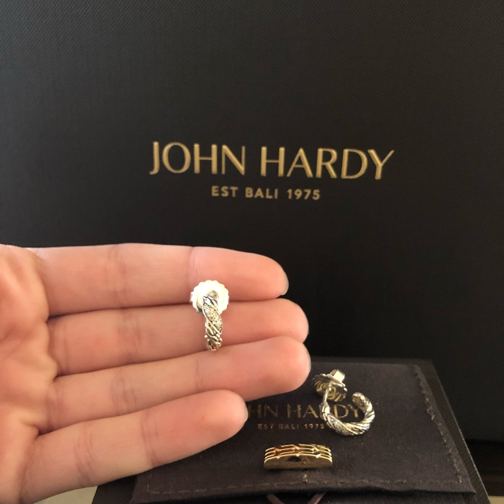 ❌SOLD❌John Hardy 💎 Diamond Pave Small Hoops